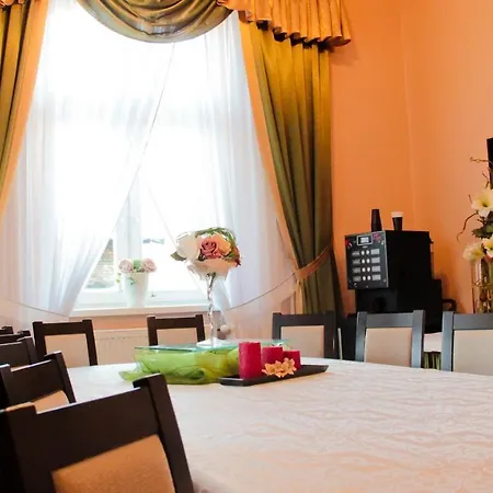 Hotel apartamentowy Cmc Putex *
